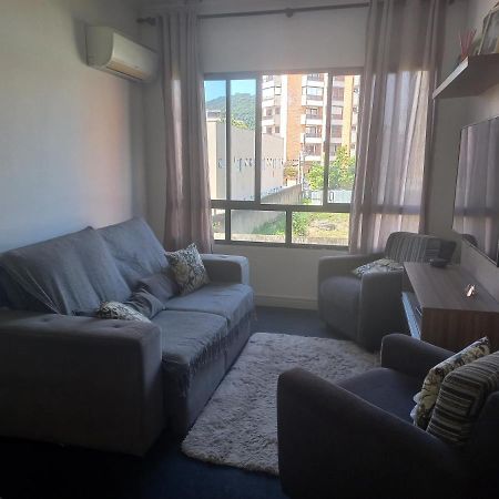 Apartamento Aconchegante Na Enseada グァルジャー エクステリア 写真