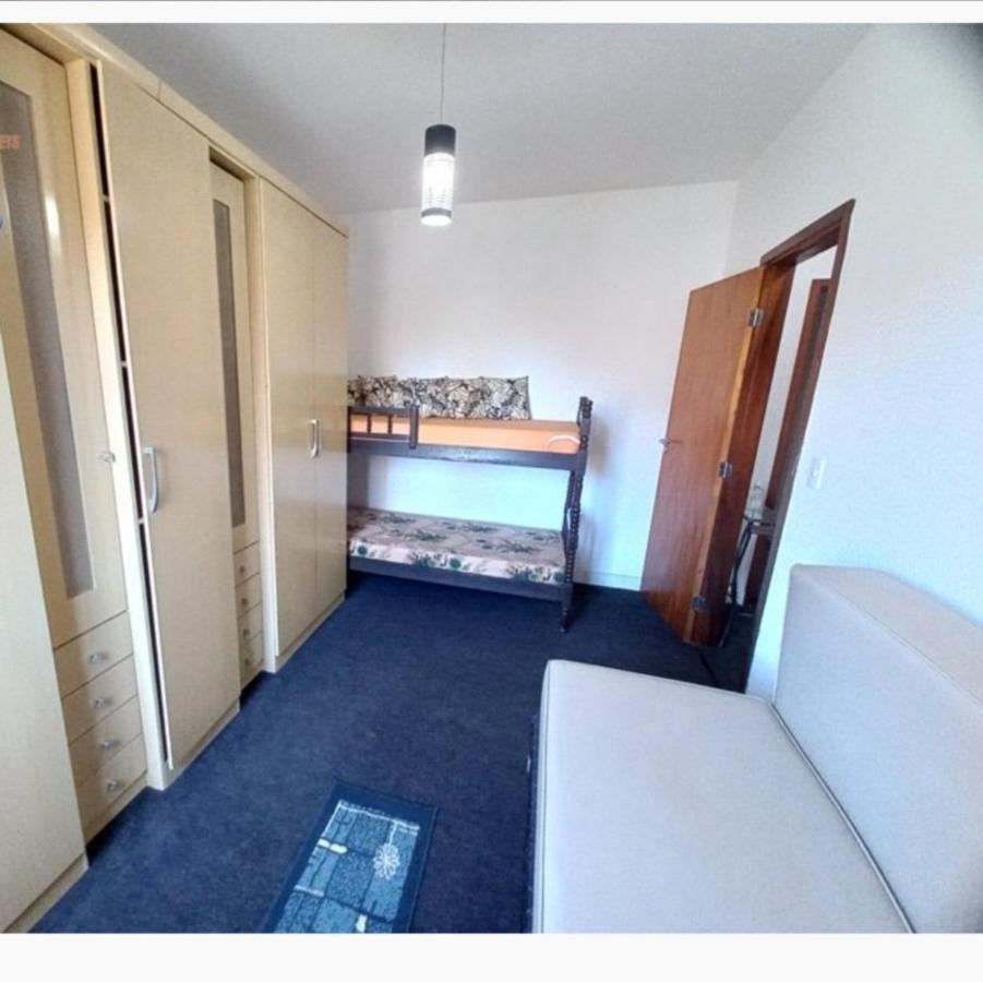 Apartamento Aconchegante Na Enseada グァルジャー エクステリア 写真