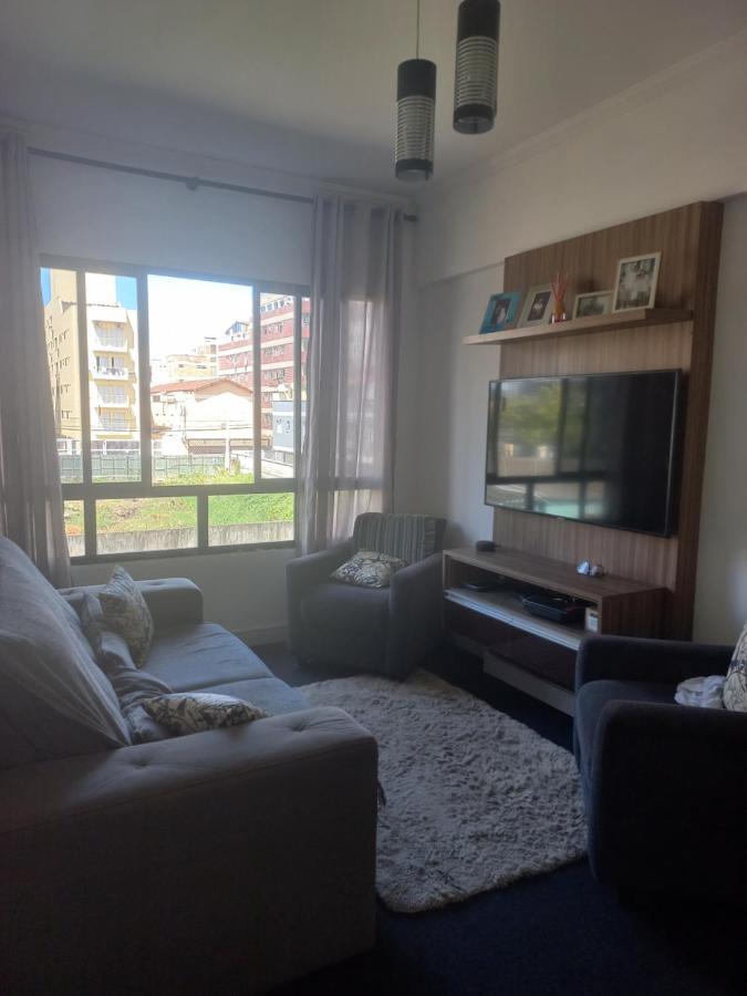 Apartamento Aconchegante Na Enseada グァルジャー エクステリア 写真