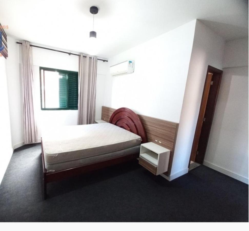 Apartamento Aconchegante Na Enseada グァルジャー エクステリア 写真